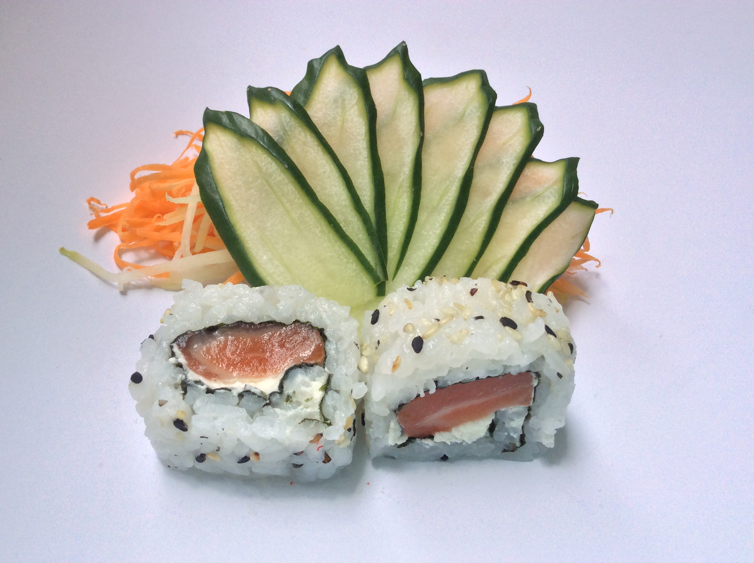 uramaki-salmao